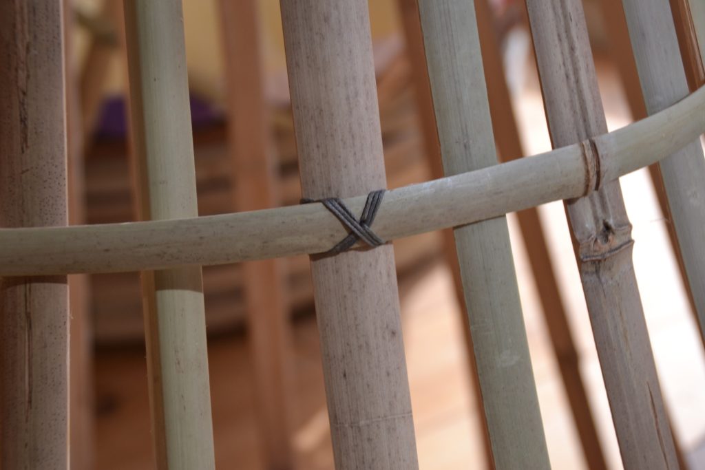 Luminaire tipi - nœud cousu en croix - bambou créations