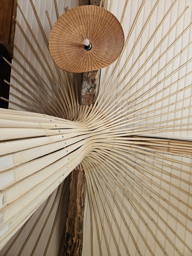 Arbre en lamelles de bambou chez un particulier